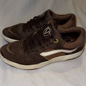Vans Rowan 2 skate shoes in the "Chocolate Brown/White" colorway